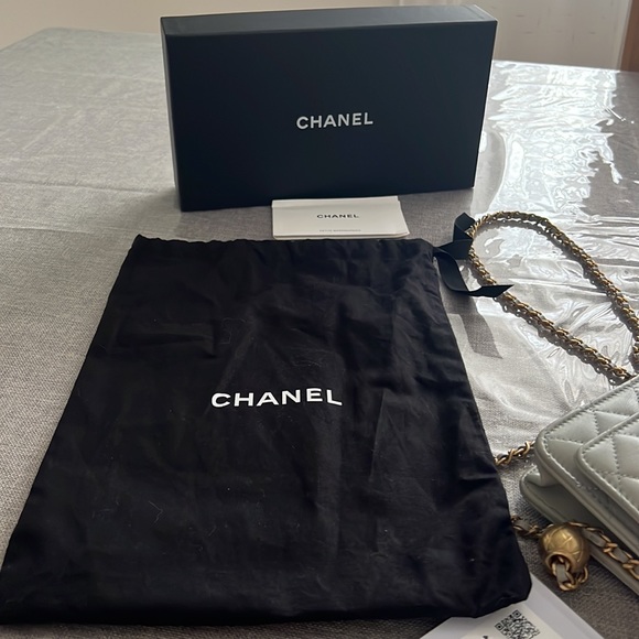 Chanel grey wallet on chain. Straight from Dubai Mall. Hard to find. Sold out - Picture 9 of 12